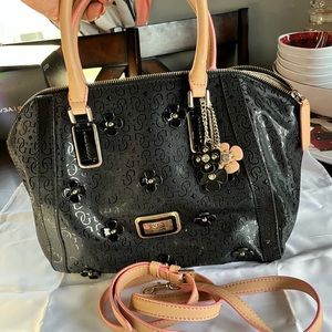Guess purse used very shortly clean